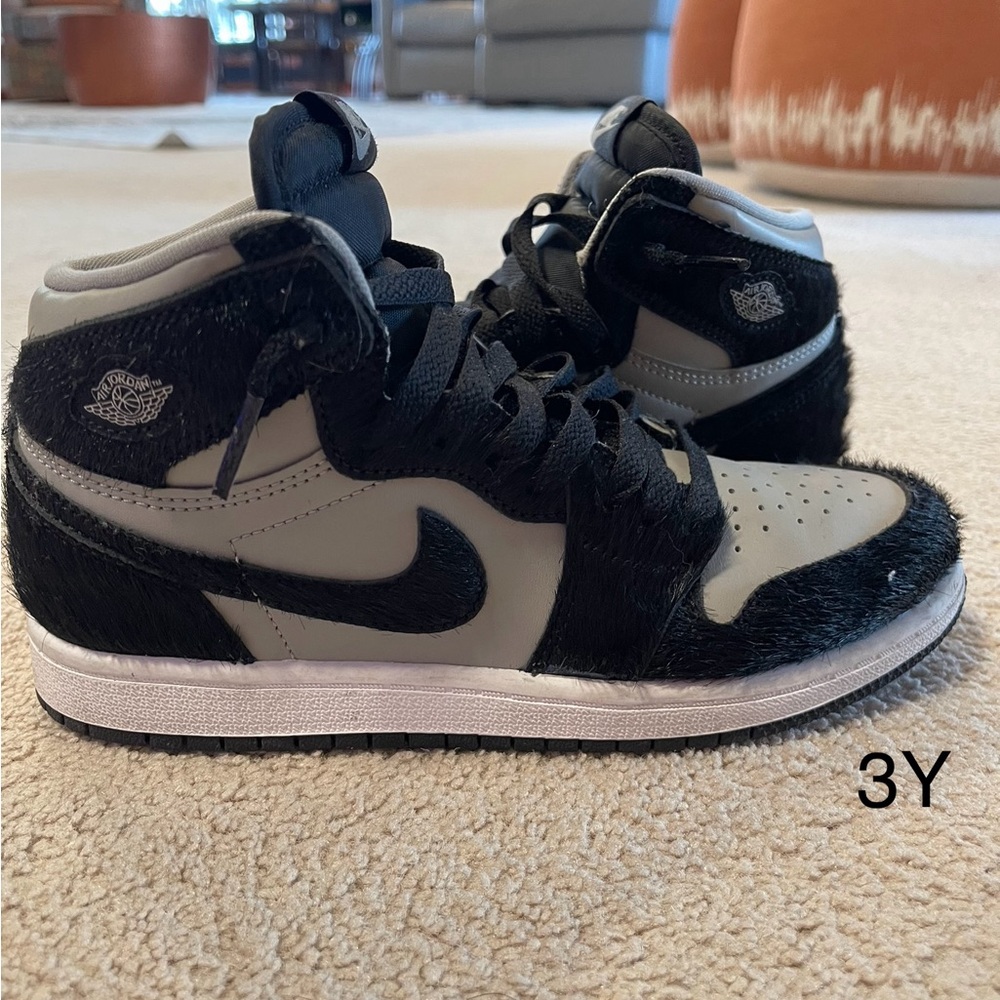 Nike Kids Sneakers Black and Gray